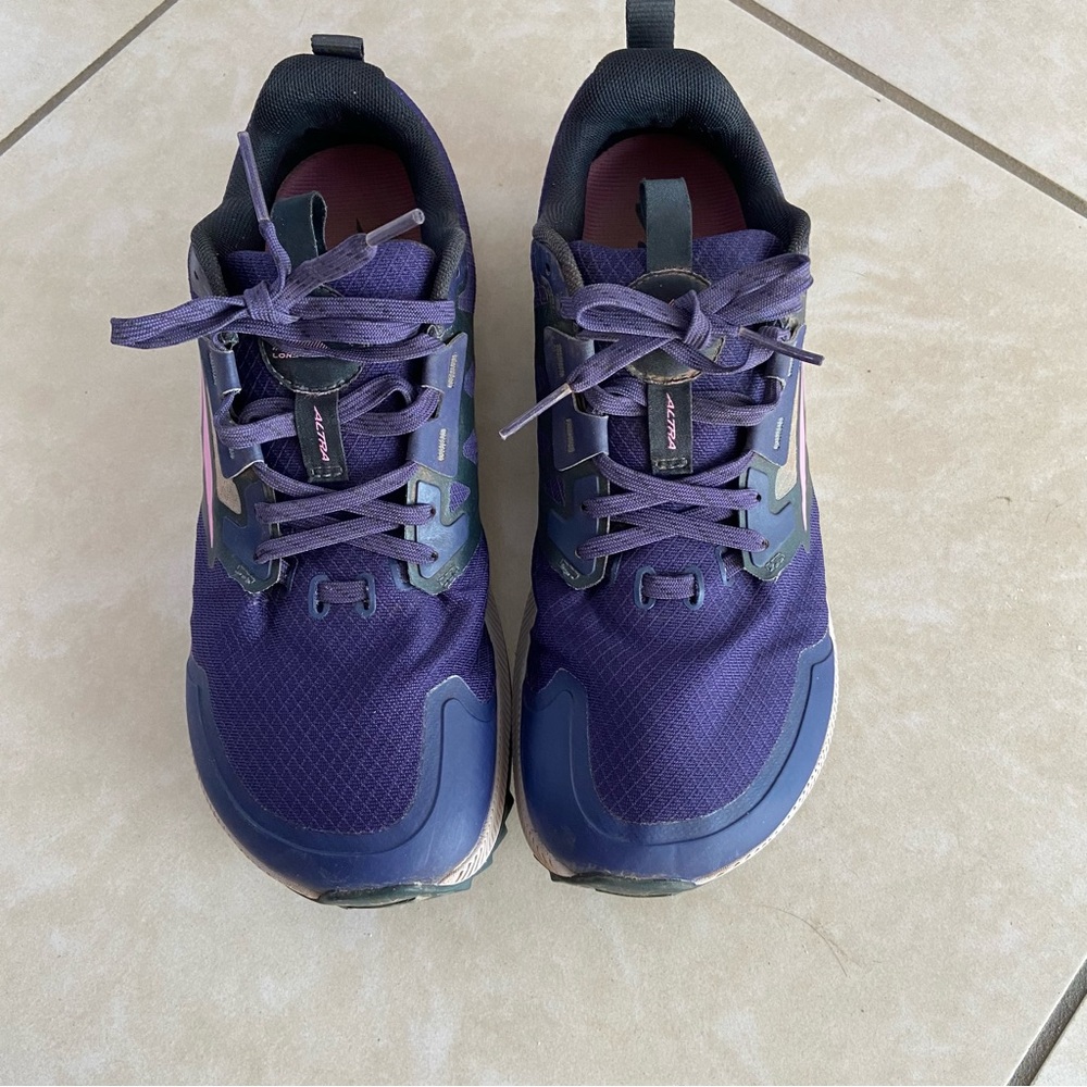 Altra Lone Peak 7 size 9 Purple